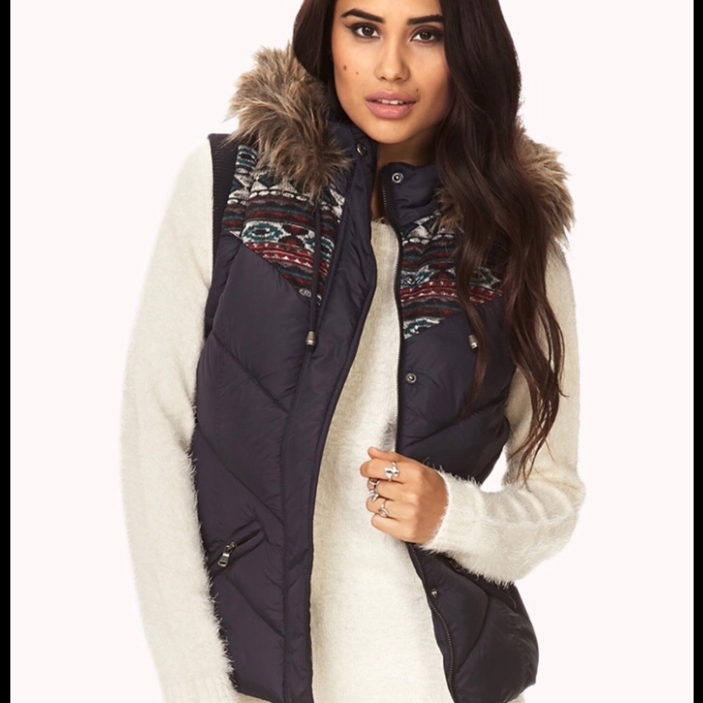 Forever 21 navy vest with fur hood! NWT!
